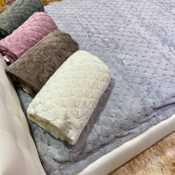 Розкішний двосторонній велюровий плед-покривало “Шиншила”