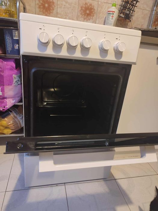 Elektrycznela kuchenka z piekarnikiem