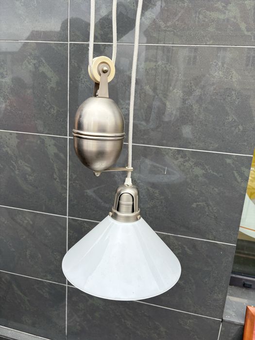 lampa z przeciw wagą