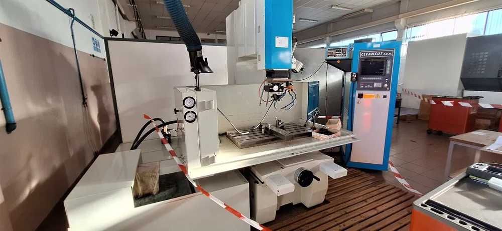 Maquina de Erosão por penetração Cleancut