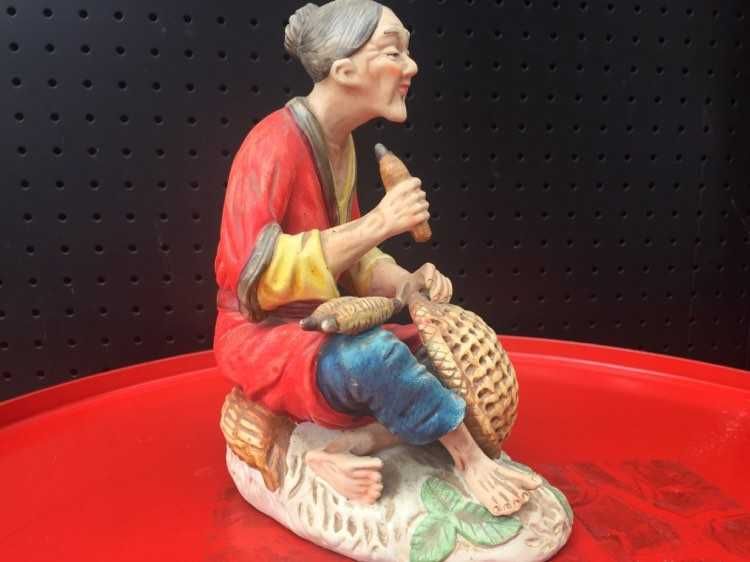 Estatuetas Vintage em Porcelana, Marfinite e Cerâmica!