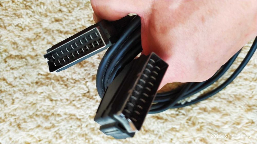 З"єднувальний кабель формату "Scart"