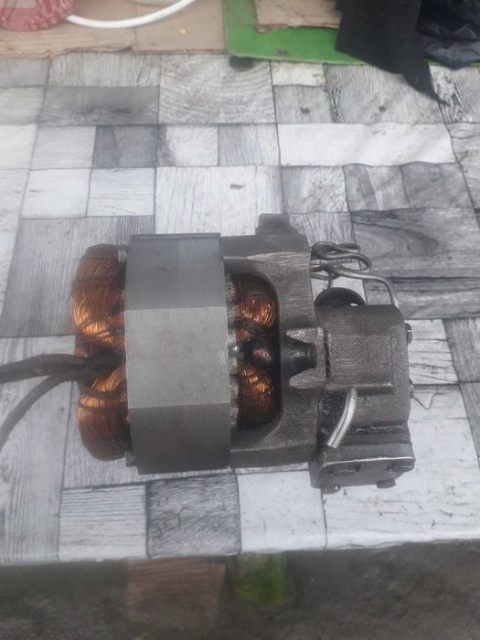 Електродвигун з компресором