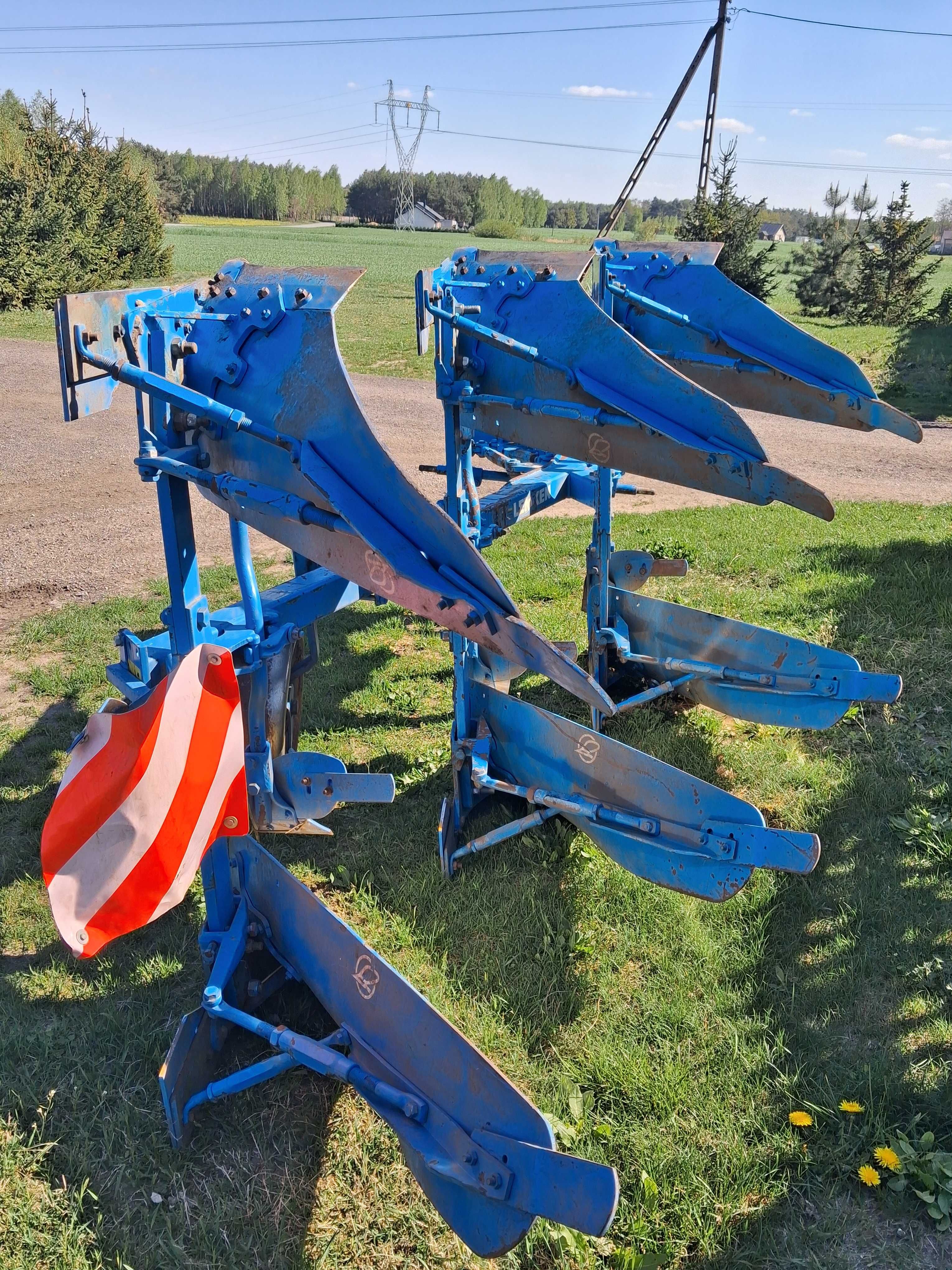 Lemken Opal 90. Rabewerk Vario. Kverneland Vario. Krone.InneTransport.