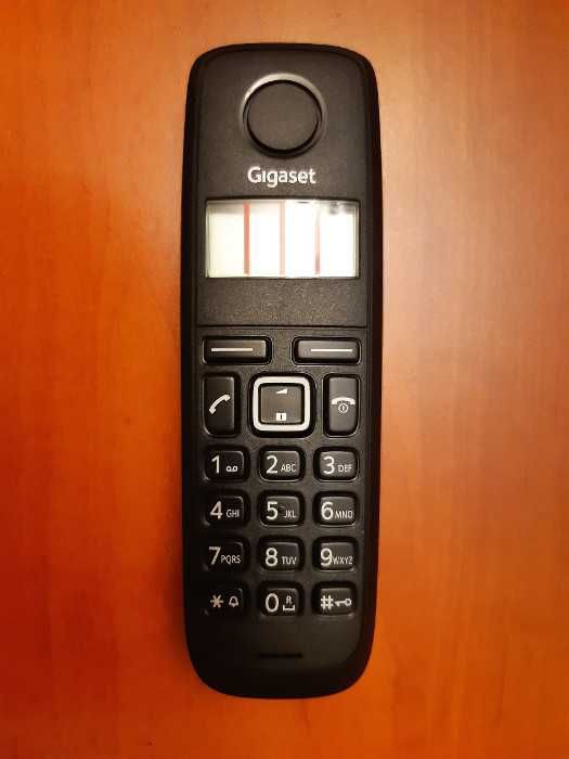 Bezprzewodowy telefon stacjonarny Gigaset A120 ze stacją ładowania