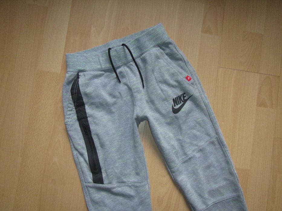NIKE air spodnie dresowe rozm.134-146