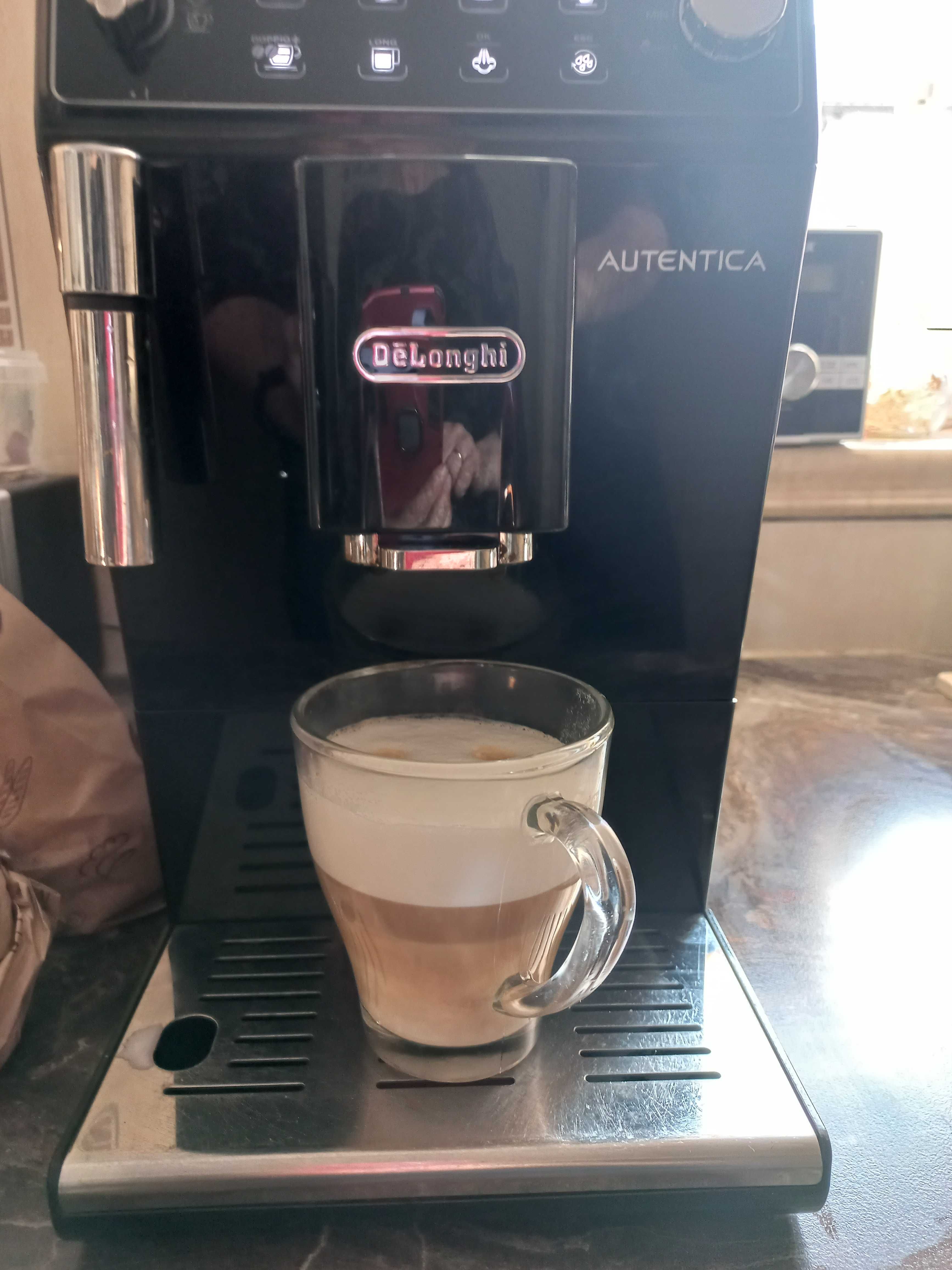 Ekspres De’Longhi Autentica ETAM ze spieniaczem mleka