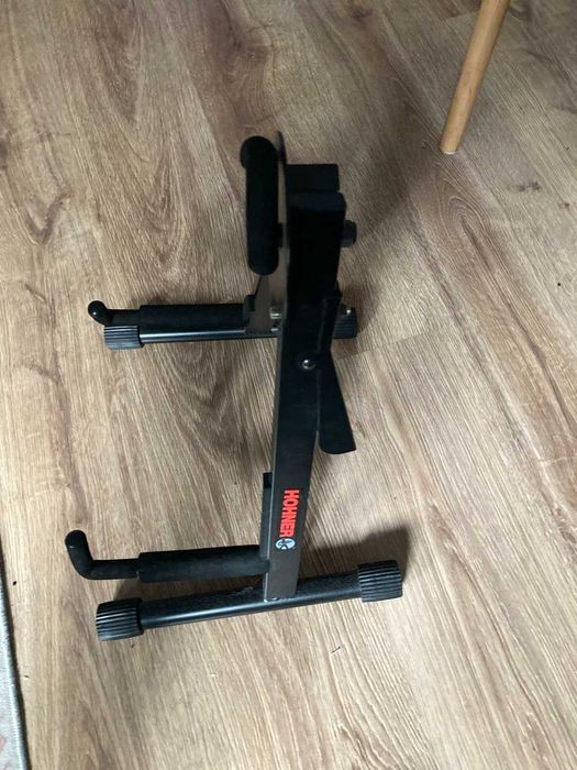 Stojak na gitarę Hohner