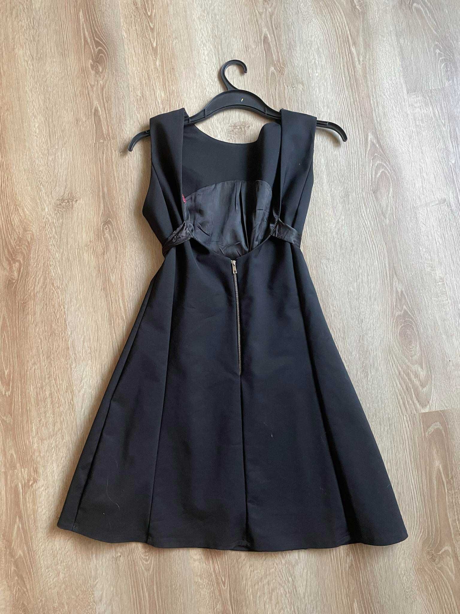 Sukienka czarna 38