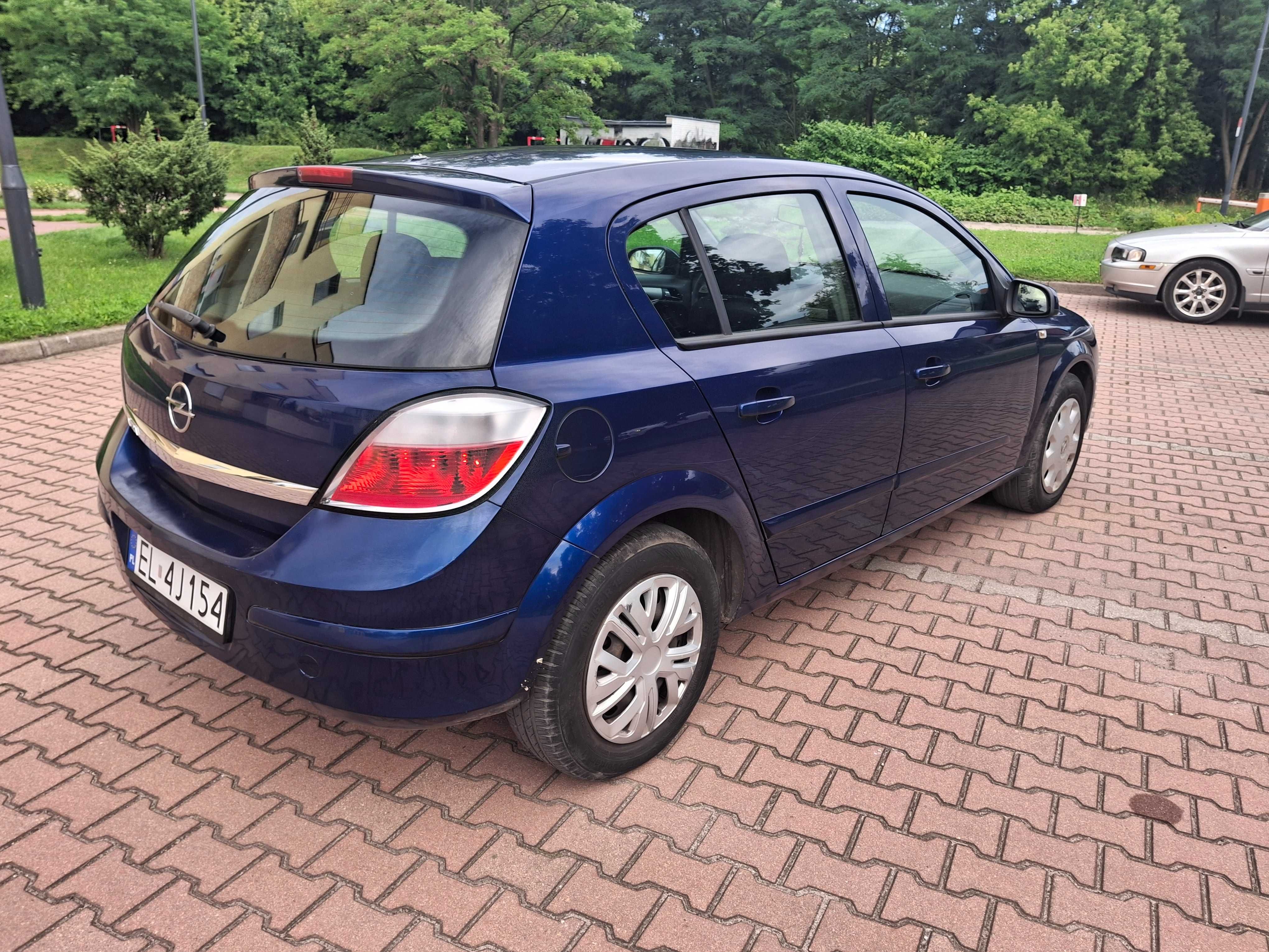 Opel astra 1.4 benzyna 2005rok dobry stan