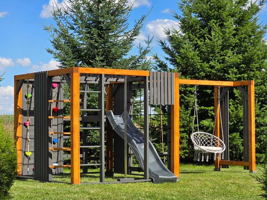 Nowoczesny plac zabaw - duży małpi gaj z huśtawkami, siłownia ogrodowa