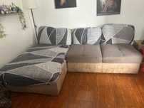 Sofa com chaise long coffre e puffe
