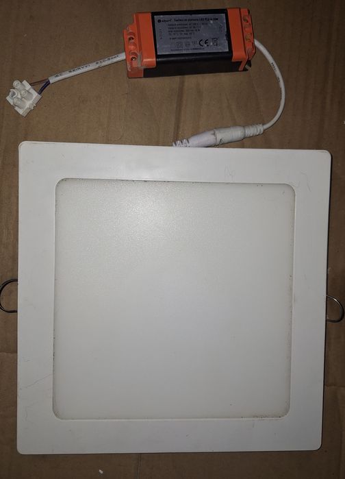 Plafon lampa LED 18W podtynkowa sufit zawieszany z zasilaczem