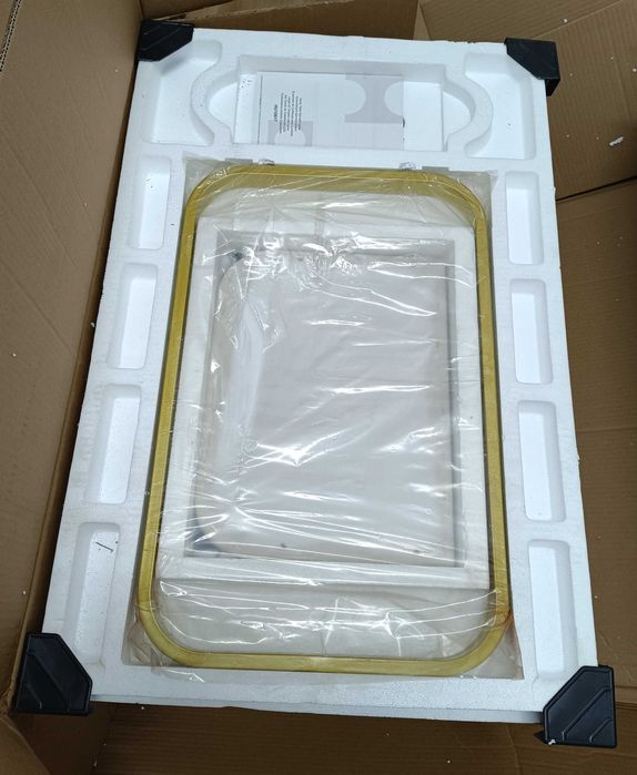 Toaletka kosmetyczna z lustrem szafką taboretem i oświetleniem RGB LED