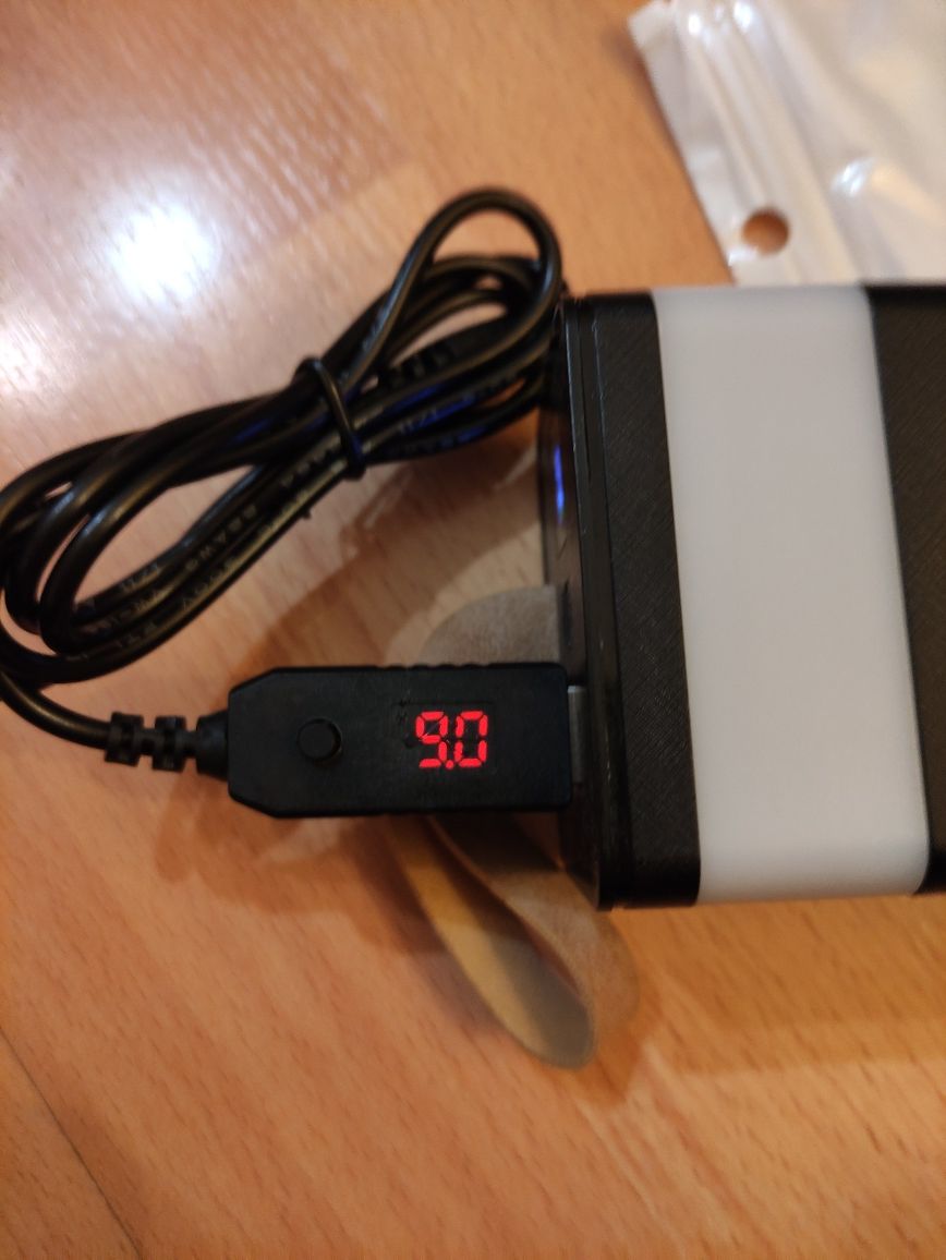 QC3.0 USB с 5-9-12В для WIFI роутер та світлодіод стрічка 12В