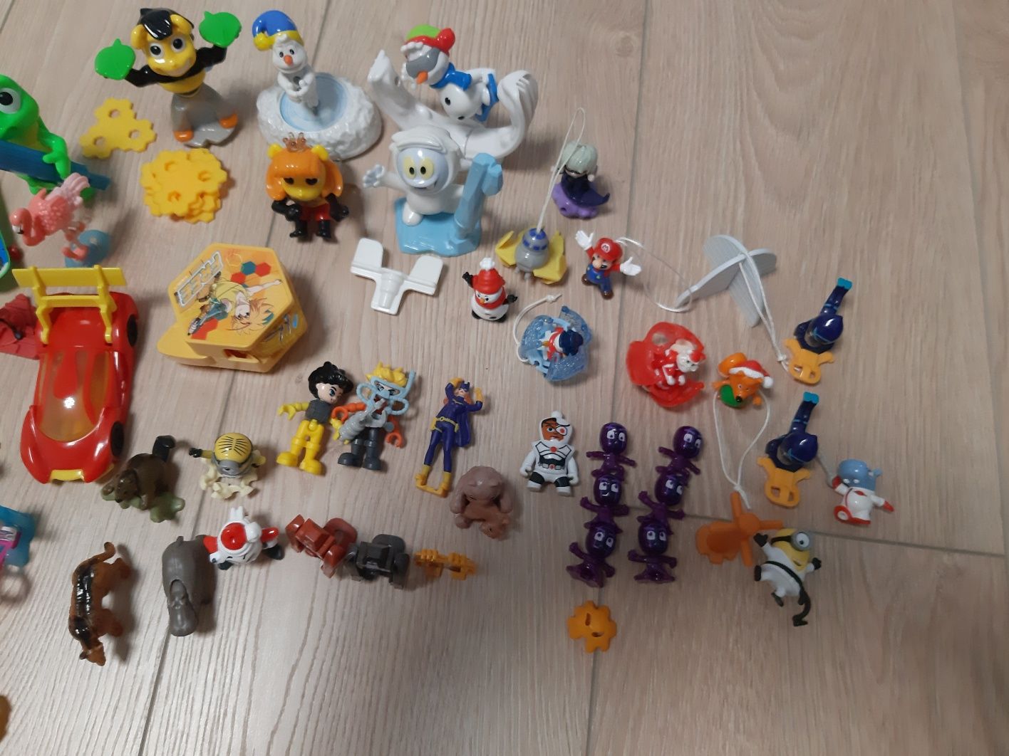 Продам игрушки  из киндеров