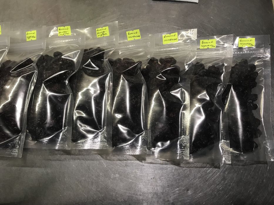 Домашні цукати (в’ялена вишня, черешня, груша)