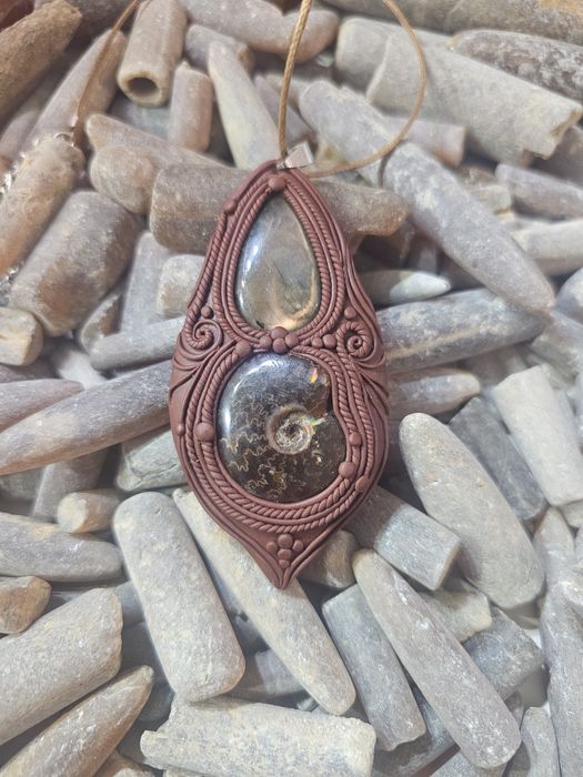 Naszyjnik, wisior handamde, rękodzielo, amonit, labradoryt