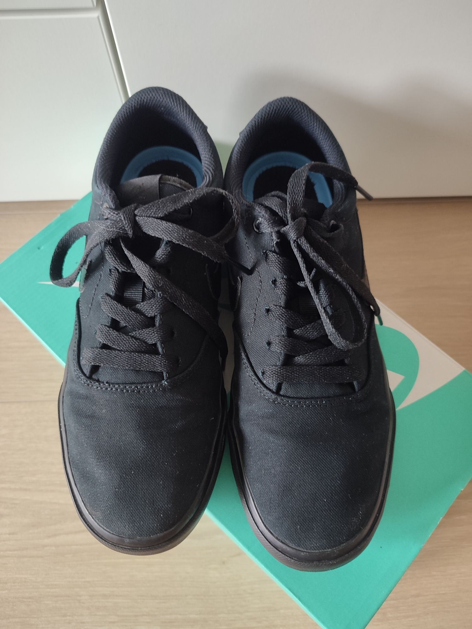 Tenisówki Nike SB Charge CNVS 38 jak nowe