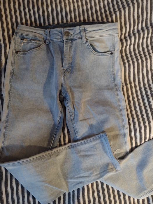 Nowe jeansy z paskiem po boku z C&A rozmiar S
