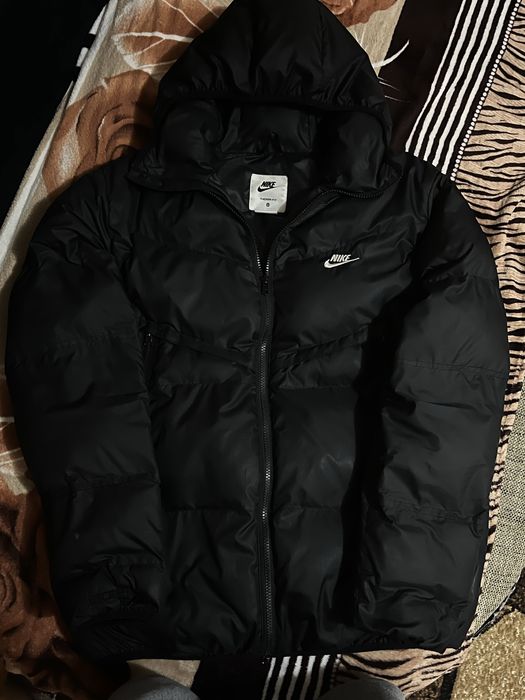 Пуховик nike storm fit m