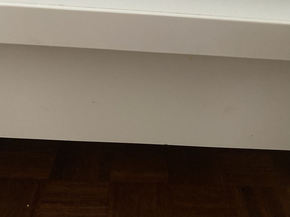 Cama de solteiro branca