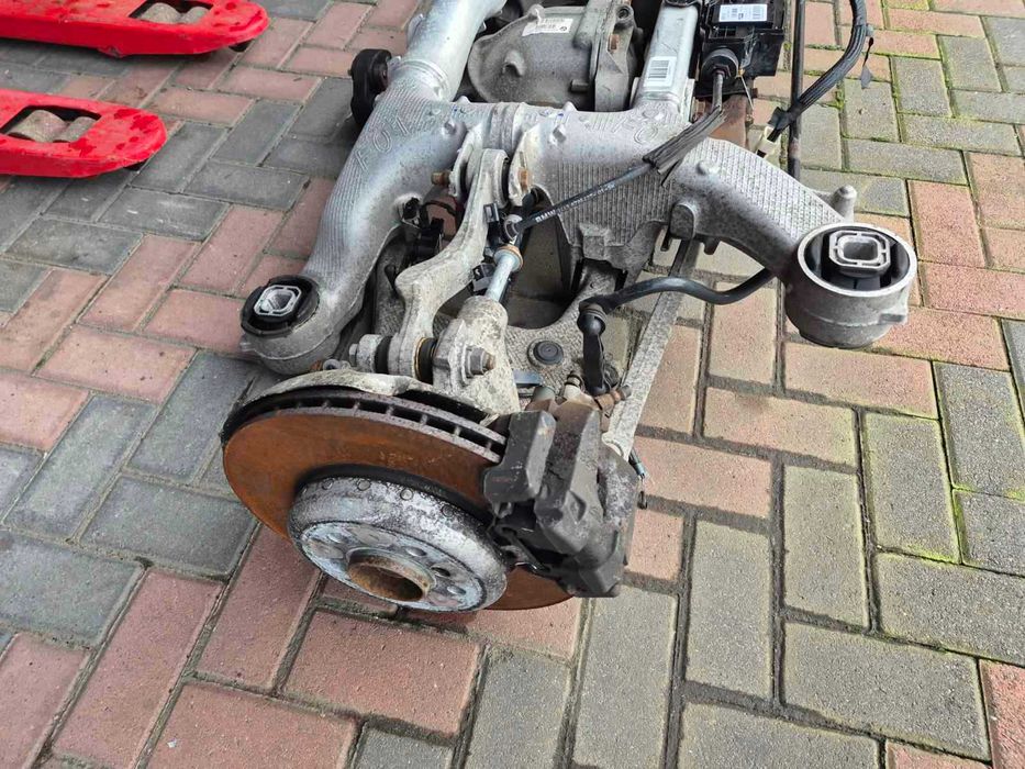 задня балка ричаг цапфа редуктор супорт бмв 7 серія F01