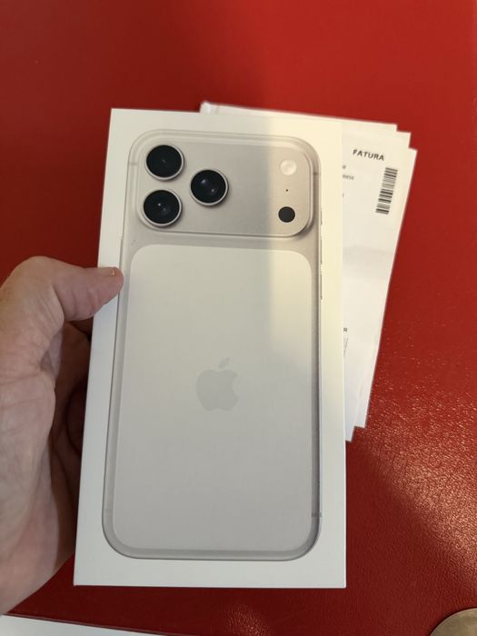 Iphone 17 pro Max Silver 256GB  (Prateado) 256GB selado!