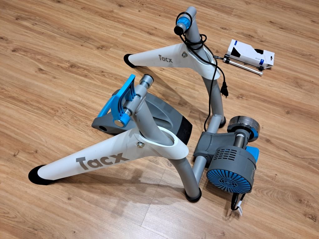 Trenażer interaktywny Tacx Flow Smart