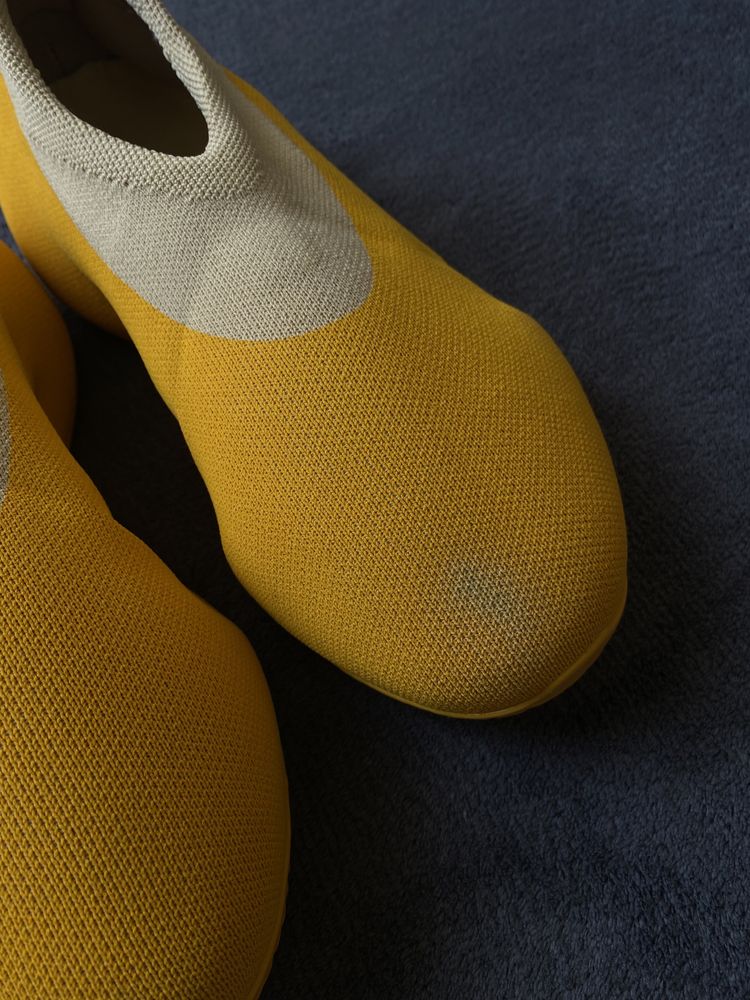 Adidas Yeezy Boost Knit Runner 37 38 23cm Nike Sports Gucci Balenciaga