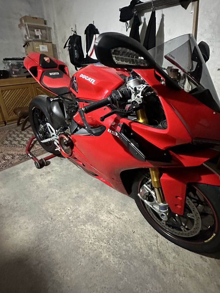 DUCATI 1199 em optimo estado.