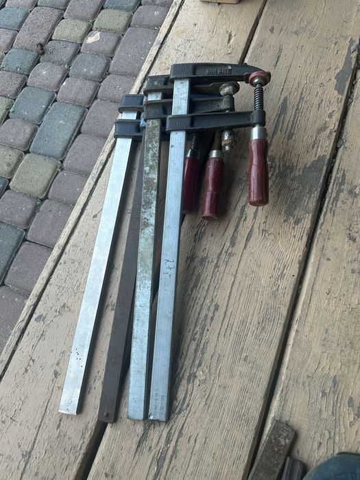 Сверлильний станок, напраляючий для сверління