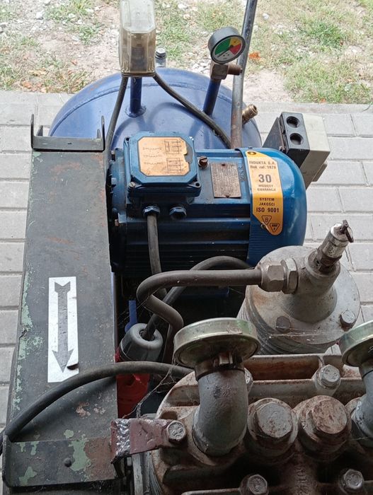 Sprężarka 300L .