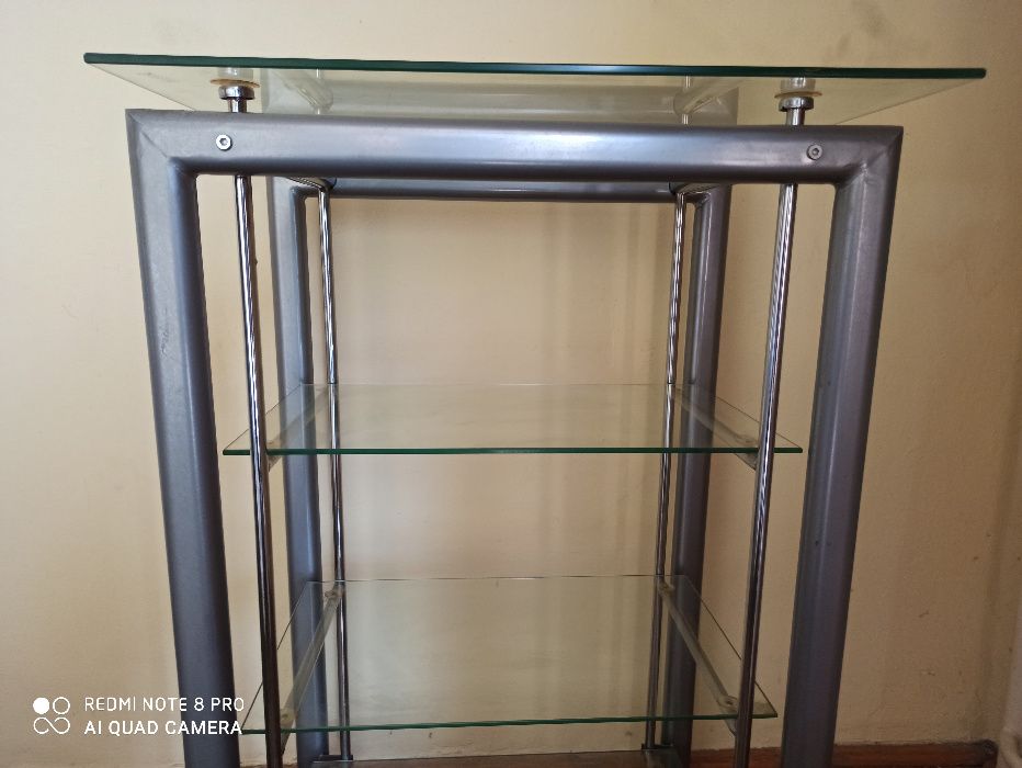 Regał metalowy 4 szklane półki stylowy fajny zgrabny Stan bardzo dobry