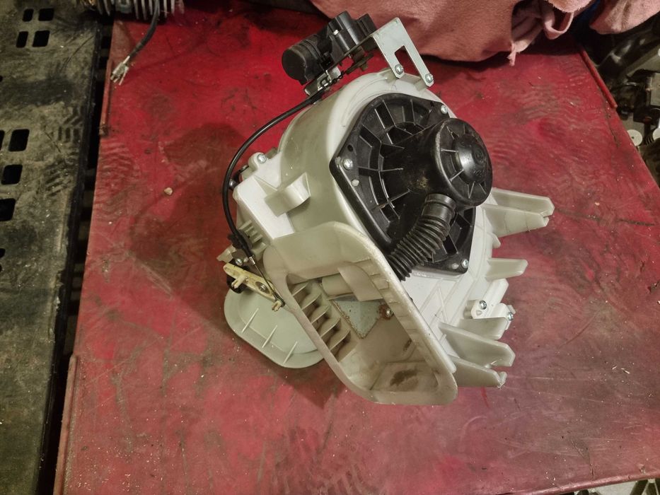 Nissan Navara D22 Wentylator Dmuchawa nagrzewnicy