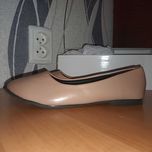 Продам нові балетки бежевого кольору 35