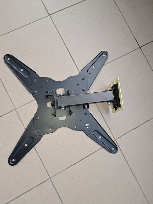 Uchwyt do telewizora na ściane