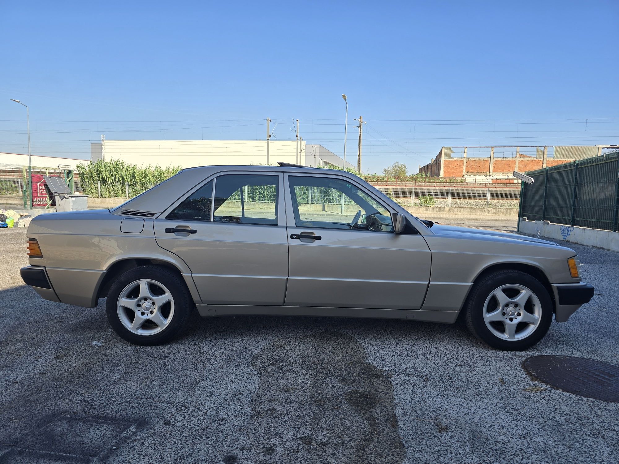 Mercedes Benz 190D 2.5