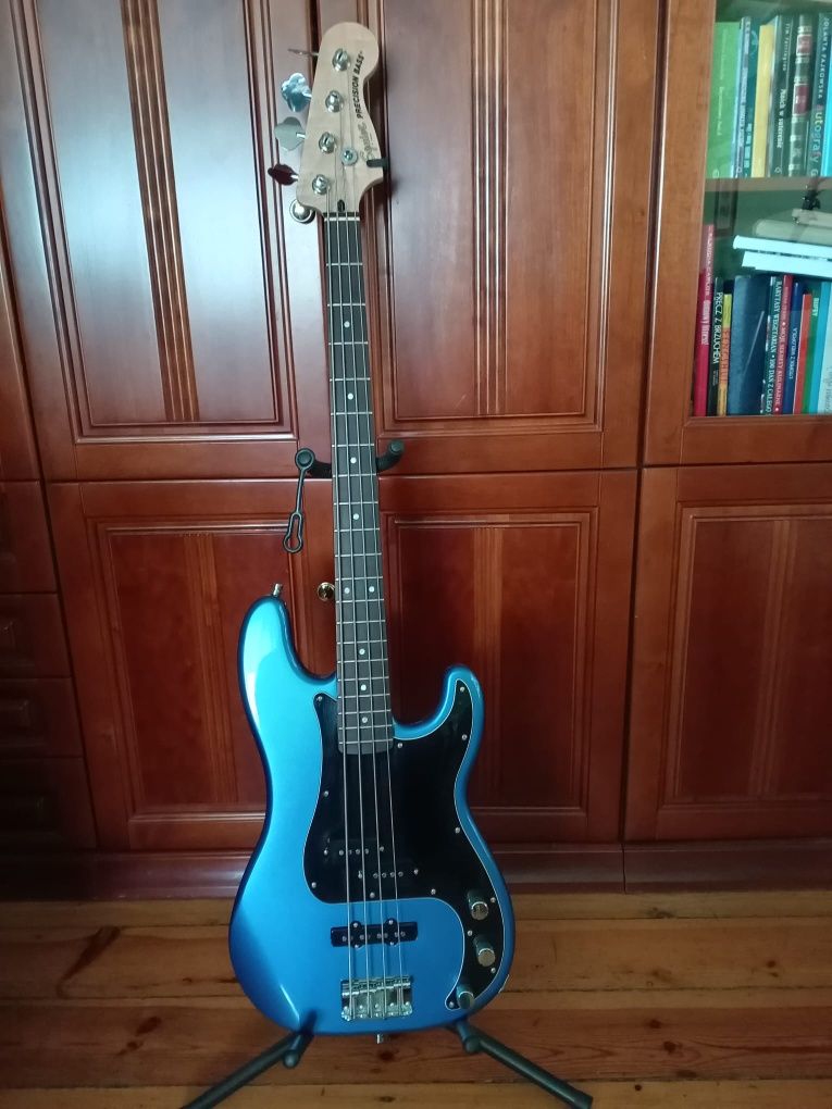 Gitara basowa Squaire