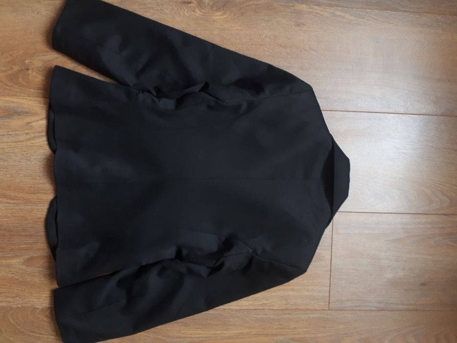 Продам школьный пиджак Турция р.128.