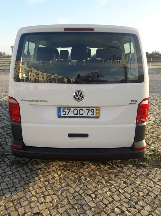 Volkswagen Transporter 9 Lugares - Baixa Quilometragem