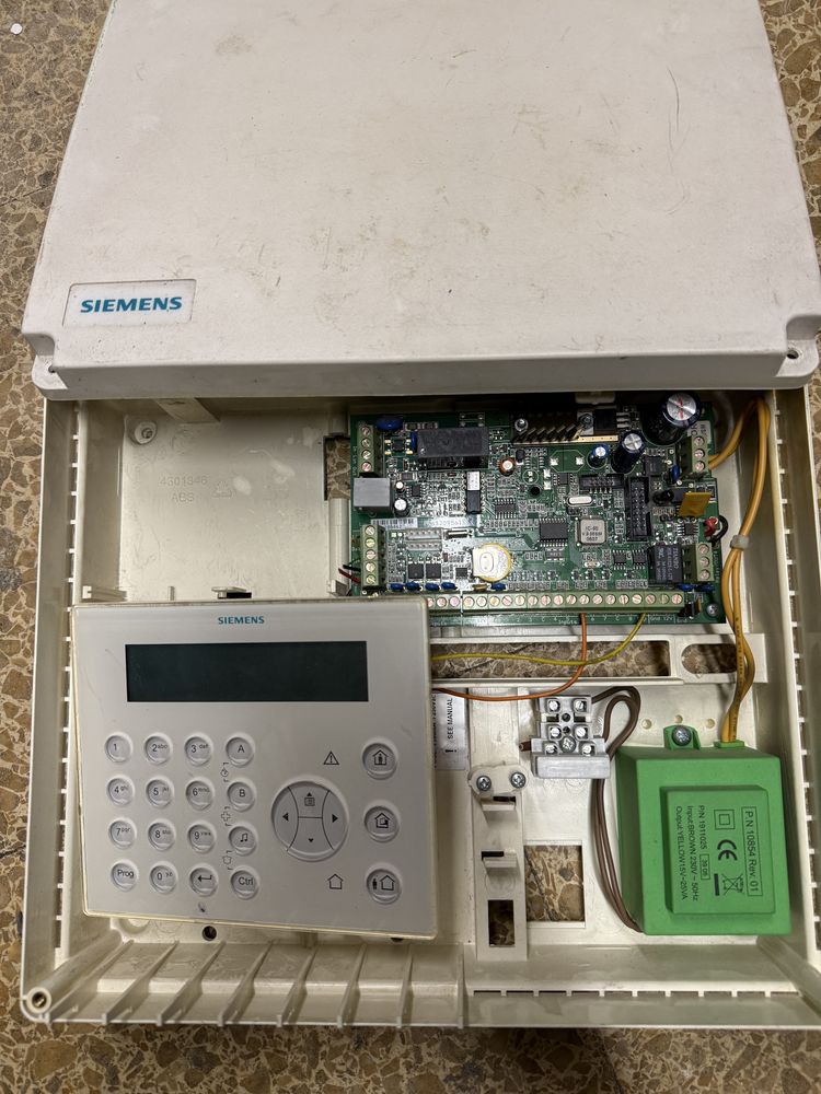 Central de intrusão Siemens IC60M-8 com teclado