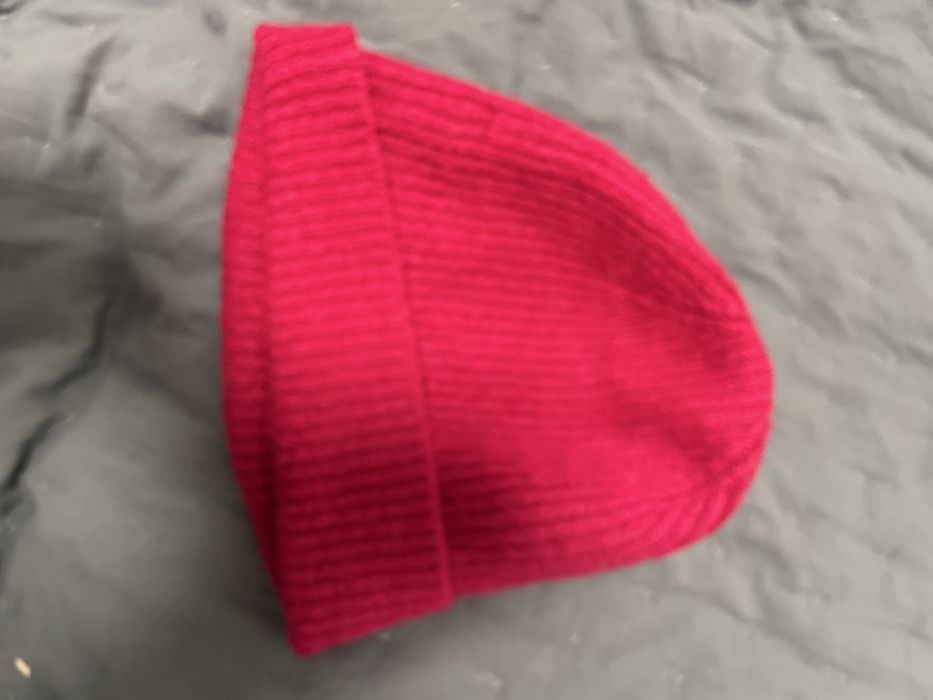 Rożowa czapka Reserved