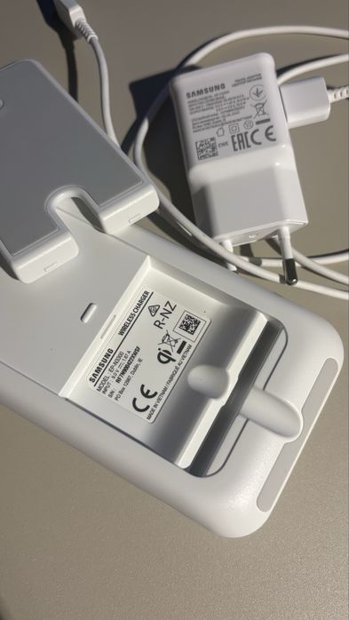 Ładowarka indukcyjna Samsung EP-N3300