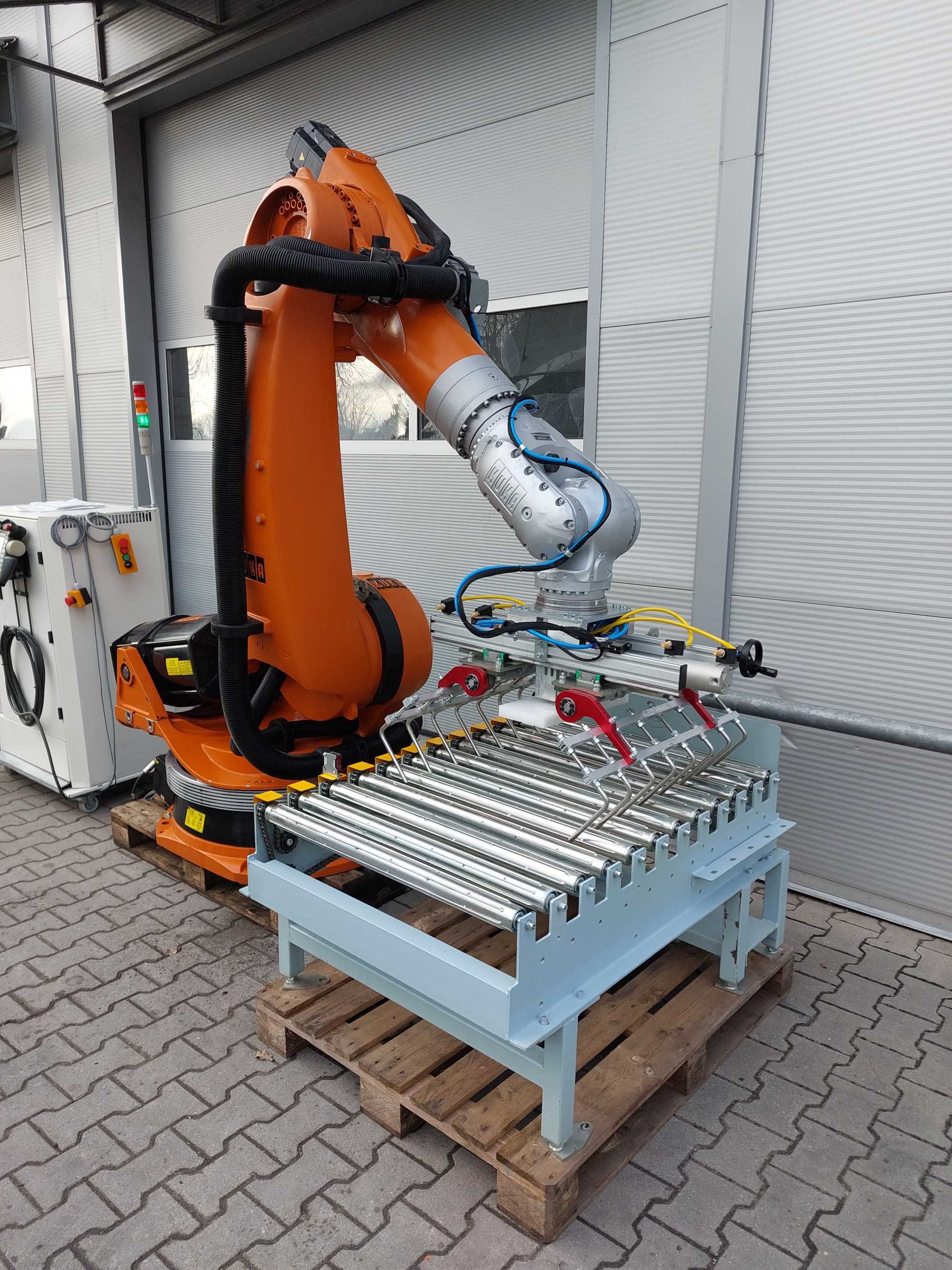 Paletyzator Paletyzer Zrobotyzowana paletyzacja worków FANUC KUKA ABB
