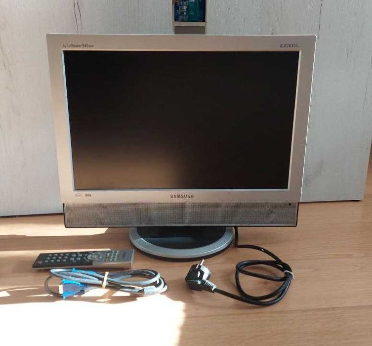 Телевізор Samsung LCD TV Monitor SM 940mw 19" + приставка Т2