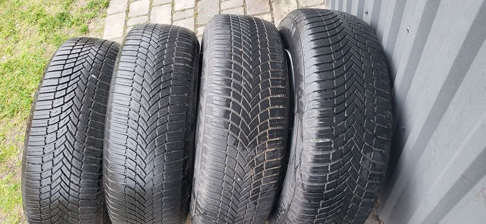 4 шт 235 65 r17 Bridgestone 5.7мм рік 21 зима всесезонка пара резина