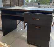 Biurko szkolne wenge w bardzo dobrym stanie 120x60