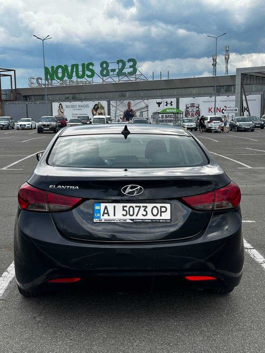 Hyundai Elantra 2011