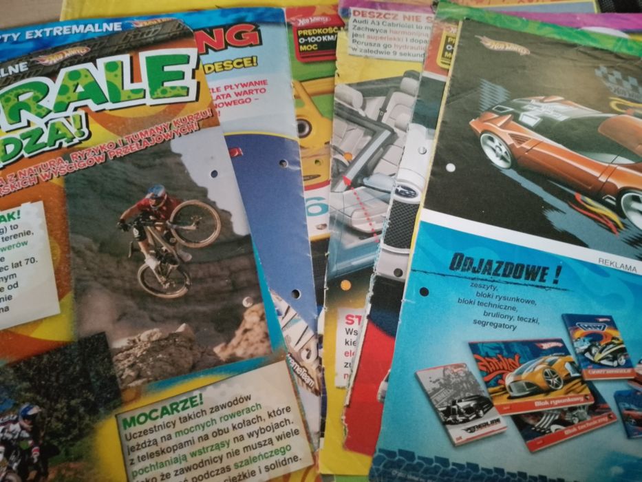 Hot Wheels Moto Magazyn
